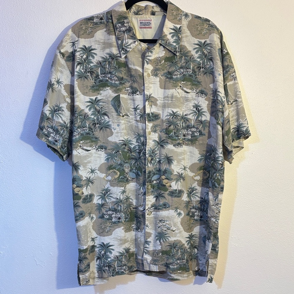 Bugle Boy Men's XL Hawaiian Tropical Print pocket Shirt - Green and Tan EUC